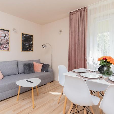 Mokotow Apartments Reytan By Noclegi Renters Warsawa Bagian luar foto